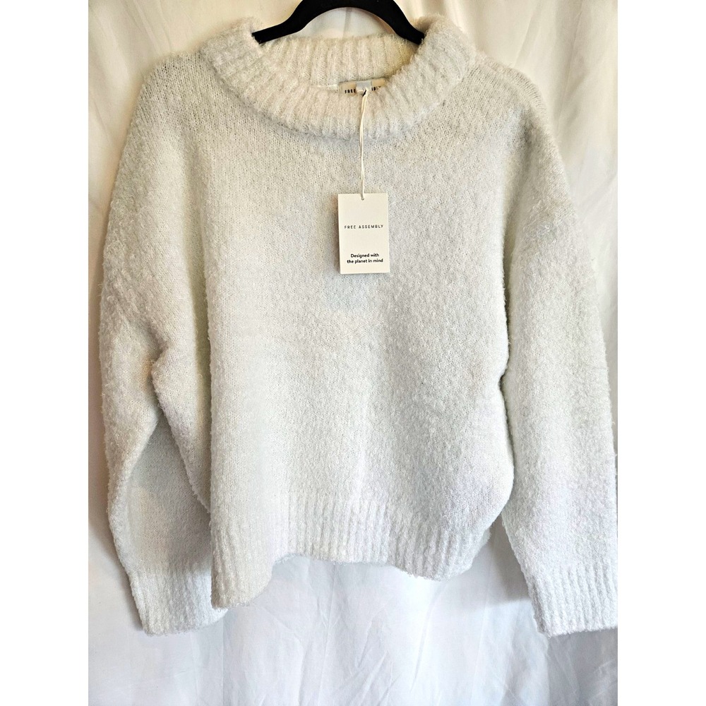 Free Assembly Womens 2XL White Fuzzy Ribbed Knit Crewneck Long Sleeve Sweater